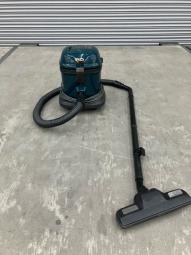 リンレイ製 掃除機が1台入荷致しました！！　RD-370  何と紙パック9枚がおまけで付いてきます！！　
※マテハン本舗の中古商品は、千葉県柏市に在庫がございます。