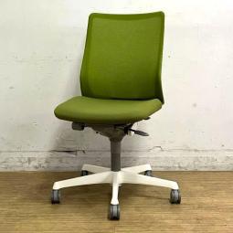 【在庫入替セール】オカムラ　フルーエント 　肘無し・ローバックモデル　背メッシュタイプ　クロス：グリーン　フレーム：ホワイト【愛知・名古屋・豊田・静岡・浜松】