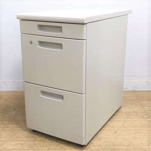 【中古】新BS  コクヨ（KOKUYO） 脇机3段