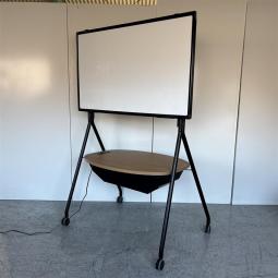 【1台限定】【ミーティングの必需品！テーブル付きのホワイトボード】■自立式脚付きホワイトボード　W1200×H1800㎜　キャスター付　コンセント　オフィスバスターズ東大阪店