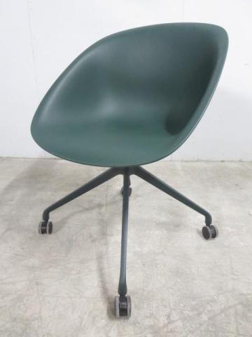 ★超美品★ITOKIヴェントチェア KE-867JB-Z5T1 イトーキ 中古】ヴェントチェア KE-867JB-Z5T1 イトーキ/ITOKI 肘付