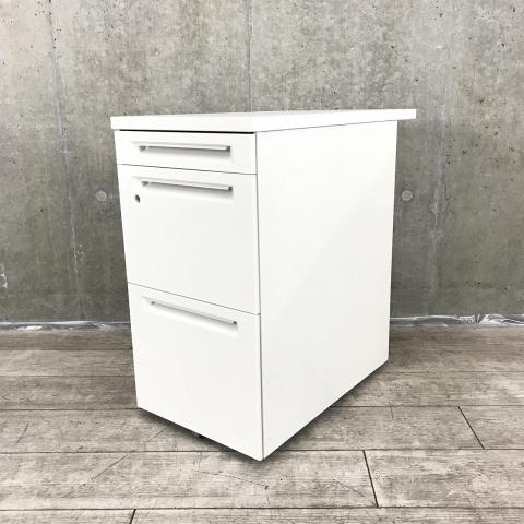 【中古】アドバンス  オカムラ（okamura） 脇机3段