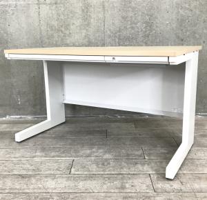 【スタンダードなデザインで使いやすい！】■ウチダ　スカエナシリーズ　平デスク　W1200×D700×H720mm　■オシャンティーなナチュラル木目天板タイプ！【UCHIDA　SCAENA　Stype】