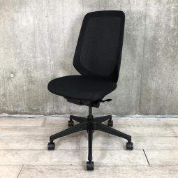 【在庫入替セール品】【オフィスの今を、もっと美しく快適に！新世代ワークチェア】■イトーキ（ITOKI）製　ノートチェア　肘無ハイバック　■ブラック　■背面メッシュ　【弊社使用欄：A01015419 K】【SN】