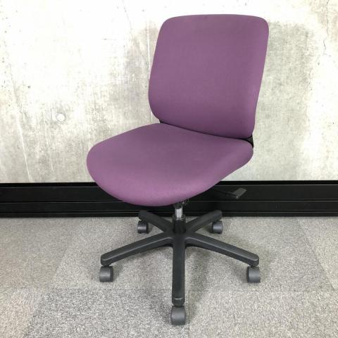【中古】トルテR KZ-240GB-T1X7 イトーキ（ITOKI） 肘無ローバックチェア