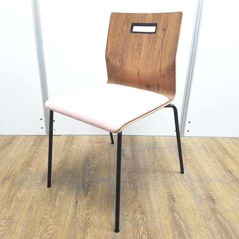 【中古】スイープ  オカムラ（okamura） スタッキングチェア