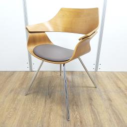 イトーキ製　DAシリーズ　突板タイプ　背パッドなし　ウレタンレザー張り　4本脚　ミーティングチェア！！