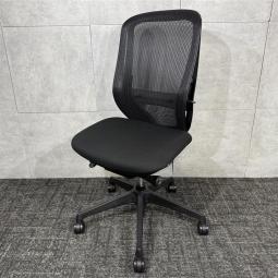 【高機能でスマートな需要高☆】オカムラ　シルフィー　ハイバック　肘無　前傾　自宅　作業　リモート　在宅　個人　オフィスチェア　事務椅子　回転椅子　高級チェア　中古家具　安い　格安　福岡　九州最大級《オフィスバスターズ福岡博多店は、福岡を拠点として、日本全国へ中古オフィス用品・オフィス家具を提供しております》