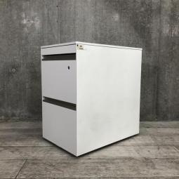 【在庫セール品・1台限定】【T10】■イトーキ（ITOKI）製　インクルード (IncLude)　フリアド用ワゴン　3段ワゴン　H650mm　■ホワイト　■シリンダー錠　【シャープなデザイン！平机・フリーアドレスデスクのお供に！】