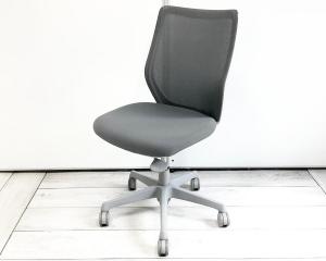 人気のオカムラ製メッシュチェア!爽やかなブルーカラーで清潔感と涼しさを演出!
■オカムラ/CG-M/グレー×ホワイトフレーム