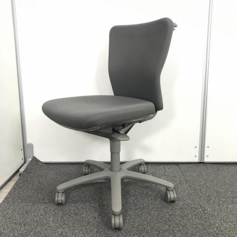 【中古】カロッツァチェア  オカムラ（okamura） 肘無ローバックチェア