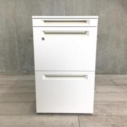 【高品質で使いやすい!】■オカムラ製 3段ワゴン H650mm ホワイト シリンダー錠 フリアド用ワゴン【把手に多少日焼けあり】A01035551