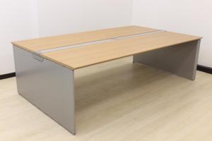 【倉庫在庫品】【★4名様で利用可能！★　今流行りのフリーアドレスデスク！！】　■オカムラ製　プロユニットフリーウェイ　■W2400 D1200 H720　■ナチュラル天板　■オフィスバスターズ東大阪店