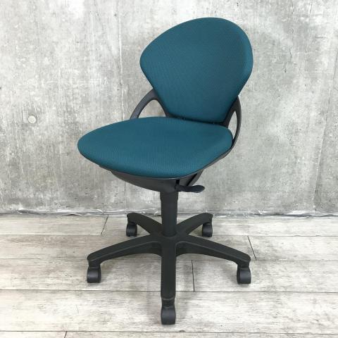 【中古】プレーゴチェア KZ-440CG-T2E1 イトーキ（ITOKI） 肘無ローバックチェア