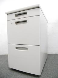 【デスク横に置いて収納と作業スペースを同時に確保！】■コクヨ　ビーエスシリーズ　脇机3段【デスクサイドキャビネット】【引出し収納】【KOKUYO　BS】