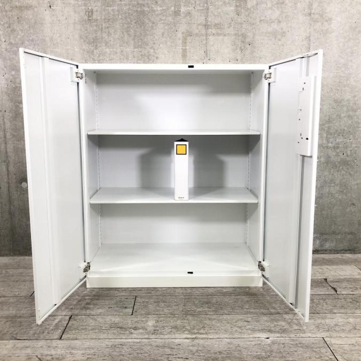 送料込! KOKUYO キャビネット 書庫 両開き BWUH-SD39SAWN コクヨ エディア(EDIA) スタンダード 両開き扉 下置き書庫 W900