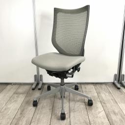 【国産メッシュチェアの代表格！オフィスの執務室、会議室におすすめ！】■オカムラ（okamura）製　バロン（Baron）チェア　肘無　ハイバック　背面メッシュ　■ライトグレー×ブラックシェル