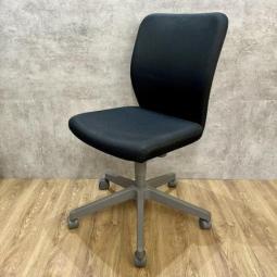 【南】★美品★2020年製★コクヨ製のオフィスチェア【チェロチェア/ブラック】が18脚揃いで入荷しました！　＊熊本市で、中古オフィス用品・オフィス家具をお探しなら「オフィスバスターズ熊本サテライト店」へ＊※サテライトは商談スペースのみの為、在庫は福岡の在庫を掲載しております。商品につきましてはお電話にてお問い合わせください。＊