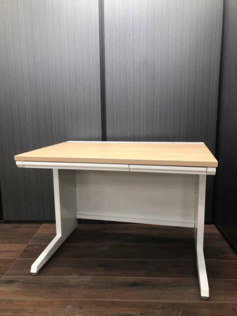 ★オカムラ製　アドバンス（ADVANCE）　ナチュラル　W1000xD700xH720サイズ　引出付　省スペースなW1000タイプ！　人気のナチュラル調天板！　W1000平机！！
                        アドバンス
                                    中古
            