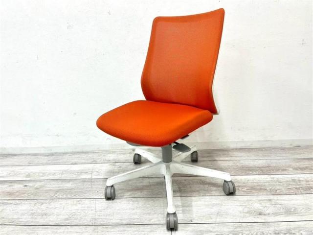 【中古】フルーエントチェア  オカムラ（okamura） 肘無ローバックチェア