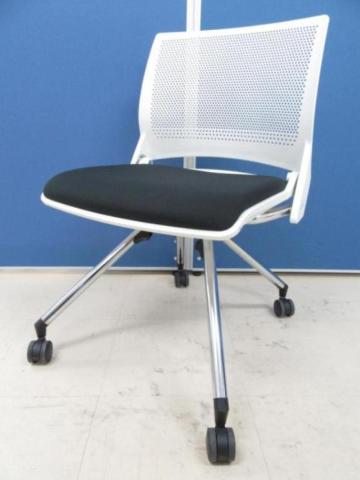 【中古】クリール 9317SB F013 オカムラ（okamura） ネスティングチェア