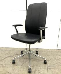 【上質でスタイリッシュなデザインの革張りチェア!】■オカムラ製 エグゼクティブチェア 肘付 ブラック ハイバック ■機能と美しさを両立した高級感溢れるクラフティチェア!【OKAMURA CRAFTIE】