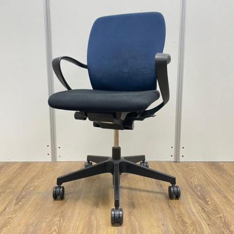 【中古】フルゴ  イトーキ（ITOKI） 肘付ローバックチェア