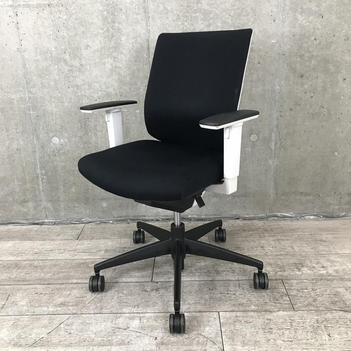 【納得の座り心地！魔法のように売れ続けている定番のオフィスチェア！】■コクヨ（KOKUYO）　ウィザード2（wizard2）チェア　肘付き　ローバック　■可動肘　■ランバーサポート付き　■ブラック×ホワイトシェル 【弊社使用欄：A01031079】【KN】
                        ウィザード2
                                    中古
            