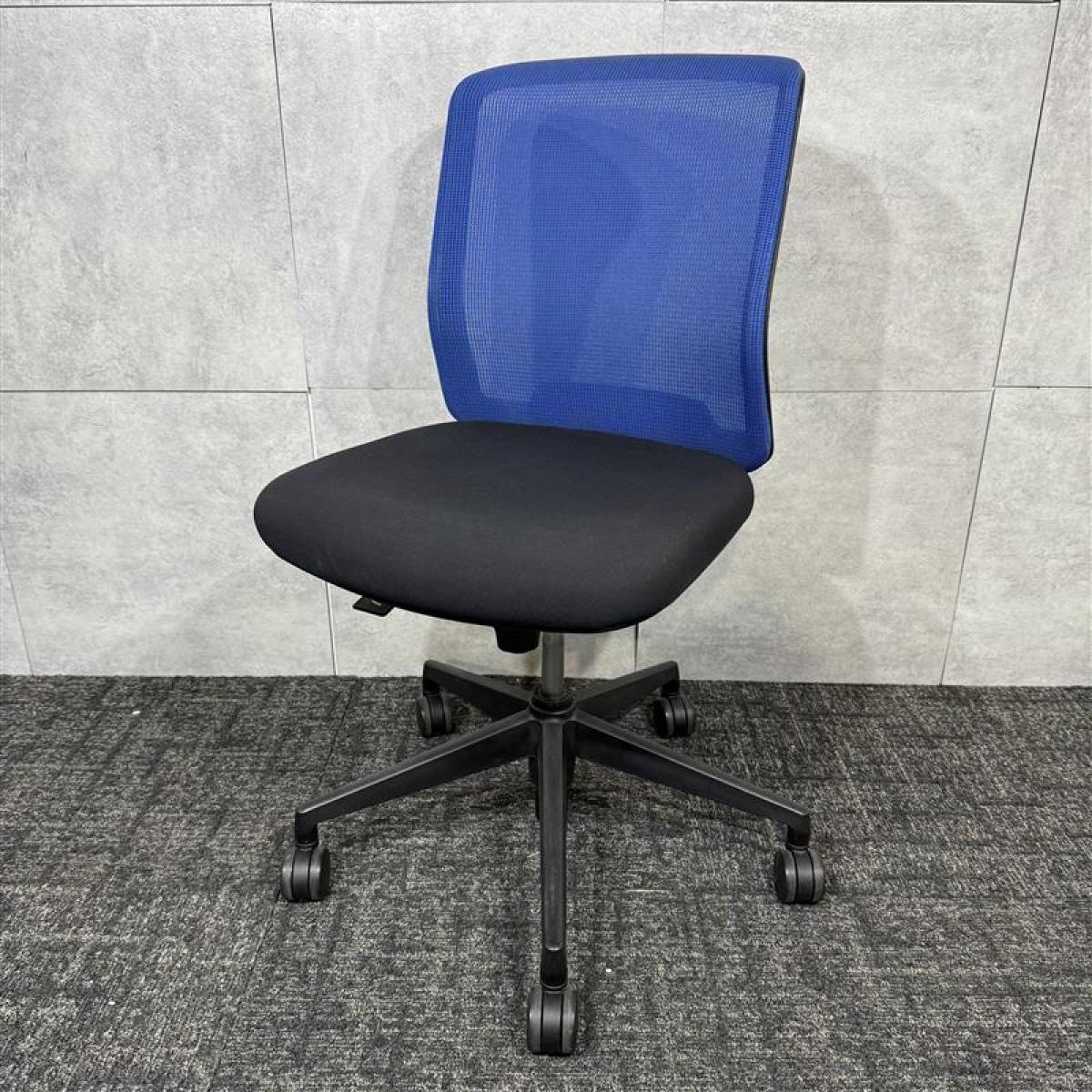 【背面メッシュのローコストチェア！】ウチダ（UCHIDA）製　カリッサ（Carissa）　肘なし　ローバック　背面：ブルー　座面：ブラック　中古　オフィス家具　九州最大級《オフィスバスターズ福岡博多店は、福岡を拠点として、日本全国へ中古オフィス用品・オフィス家具を提供しております》
                        カリッサ
                                    中古
            