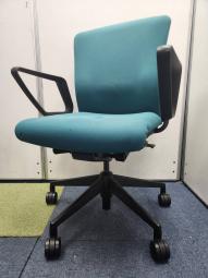 【訳アリ品】【高いデザイン性と性能を！ワンランク上の座り心地を！】■ウチダ(UCHIDA)製　エルフィチェア　固定肘　ブルー　ブラックフレーム