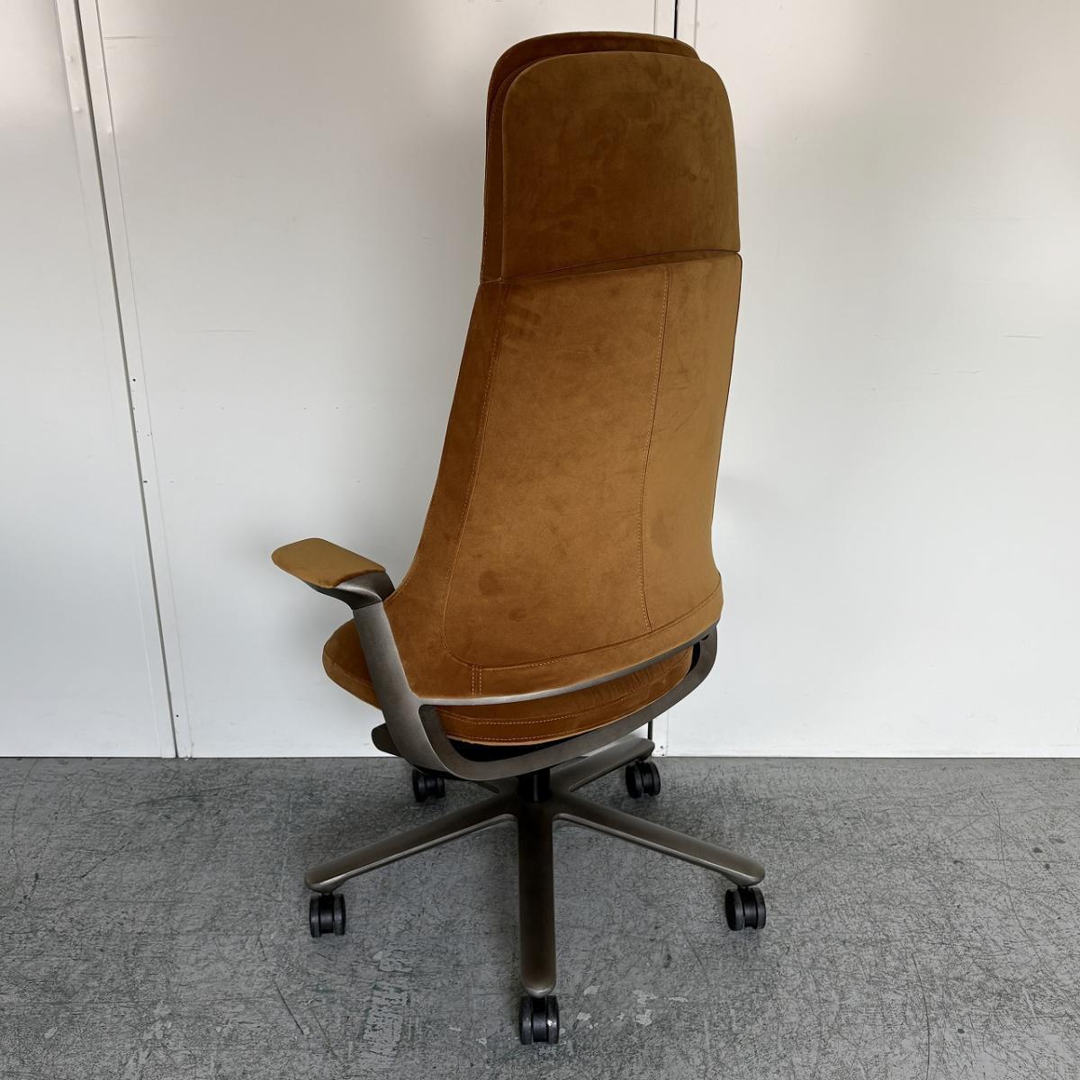 アンティーク　ローチェア 低めの座面が座りやすいストローチェア（高さ109cm） フランス