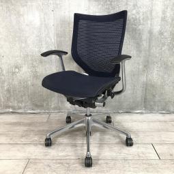 【人間工学に基づいた快適設計で身体にやさしくフィット！】■オカムラ　バロンチェア　肘付　ダークブルー　■ワンランク上のワーキングチェア！【Okamura　Baron】★