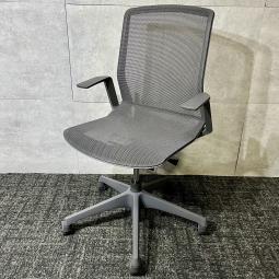 【★すっきりしたデザインのメッシュチェア★】◆オカムラ/シナーラ　CYNARA　人気　シンプル　おしゃれ　人間工学　家具　リユース　九州最大級《オフィスバスターズ福岡博多店は、福岡を拠点として、日本全国へ中古オフィス用品・オフィス家具を提供しております》