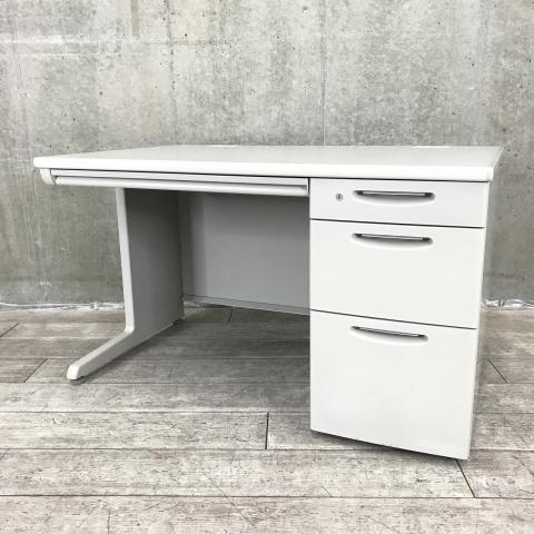 【定価約11万円】【奥行800㎜】【オカムラの超定番シリーズ！袖一体型で書類をたっぷり収納可能！】■オカムラ （okamura）製 　SD-Vシリーズ　片袖机　W1200mm×D800mm　■シリンダー錠　■ライトグレー　※上段の引出し厚めタイプ