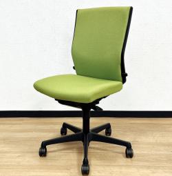 【6脚入荷】長時間のデスクワークもランバーが快適にサポート！背中全体をサポートするハイバックタイプ　 ■okamura（オカムラ）製　エスクードチェア　クッション背面　■ハイバック　肘無し　■イエローグリーン