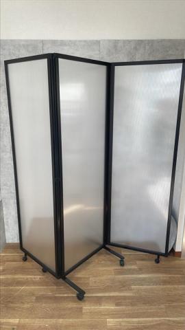 【半透明パーテーション】キャスター付き【チェア】【椅子】【イス】【事務椅子】【デスク】【机】【書庫】【書棚】【棚】【ラック】【収納】【格安】【安い】【メーカー】【レイアウト変更】【模様替え】