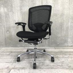 【人間工学に基づいた快適な座り心地を実現！ハイグレードメッシュチェア！】■オカムラ（okamura）　コンテッサ（Contessa）　肘付き　ハイバック　背面メッシュ　■可動肘　■ブラック　■ランバーサポート