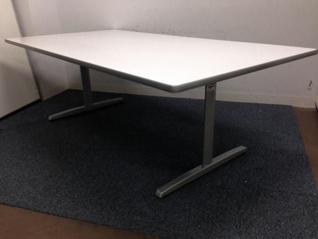 【中古】8177シリーズ  オカムラ（okamura） ミーティングテーブル（会議机）