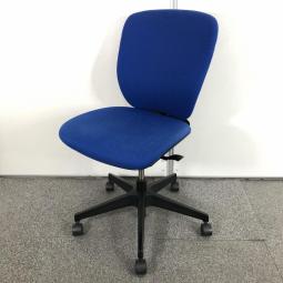 【ミドルクラスの定番チェア!一人ひとりにマッチする座り心地】■イトーキ(ITOKI)製 プラオチェア(PRAO) ローバック 肘無し ■ランバーサポート付 ■ブルー×ブラックシェル 肘外し