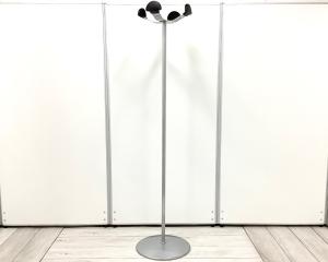 コートハンガー入荷！メーカー品で、高級感がございます！起業や拠点開設の方はお忘れなく！１つあればお役に立ちます！