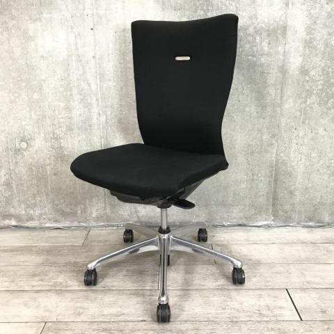 【背あてのしなやかな曲線が背中にフィット！快適な座り心地に高級感のあるデザインが人気！】■オカムラ（okamura）製　フィーゴ（feego）チェア　肘無し　ハイバック　■サイドファスナータイプ　■ブラック 【弊社使用欄：A01041054】