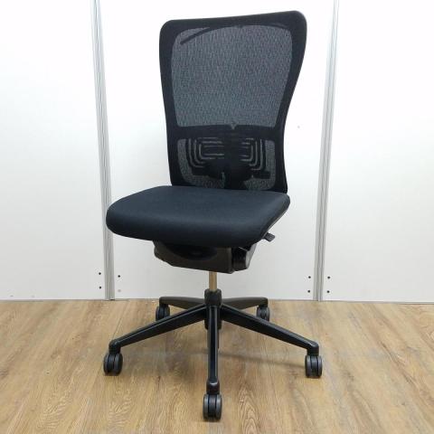 【商品入替】ヘイワース製 ゾディシリーズ ブラック コートハンガー付き 背中のデザインフォルムが美しく、クール 肘無しハイバックチェア!!