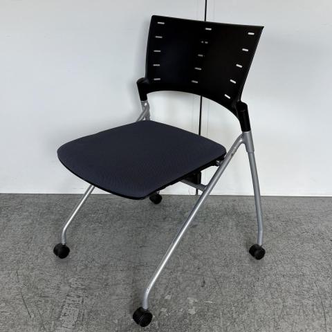 【中古】マノスチェア  イトーキ（ITOKI） ネスティングチェア