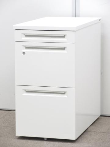 【ワークスペースの延長にも使える便利アイテム!】■オカムラ アドバンスシリーズ 脇机3段 D600mmタイプ ホワイト【デスクサイドキャビネット】【引出し収納】