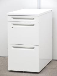 【ワークスペースの延長にも使える便利アイテム！】■オカムラ　アドバンスシリーズ　脇机3段　D600mmタイプ　ホワイト【デスクサイドキャビネット】【引出し収納】