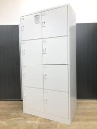 【省スペースに多人数分ご利用頂けます！】■オカムラ製　8人用パーソナルロッカー　2列4段収納　ホワイト　ダイヤル錠タイプ　■スタンダードなデザインで使いやすい！