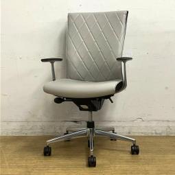 【在庫入替セール】コクヨ　プントチェア　ハイバック　キルティングタイプ（エコPVCレザー7）　アルミ肘（固定）　ホワイトグレー　上長席・役員用にうってつけ（千種店）