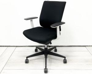定番で座りやすいオフィスチェアが欲しい…そんなお客様へ。ウィザード2を買えば間違いなし!コクヨ製の人気商品がロット入荷!
■コクヨ/ウィザード2/ブラック×ホワイトフレーム