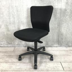 【関東倉庫在庫品】【安定感のある座り心地！ぶ厚いクッションとシンプルで使いやすい操作性！】■オカムラ（okamura）　カロッツァチェア（Carrozza）　肘無し　ローバック　■ブラック 【弊社使用欄：A00995895】【ECBMC】