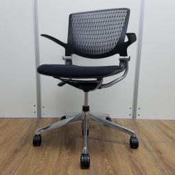 【外部倉庫在庫】オカムラ製　グラータシリーズ　ブラック　事務用チェアに　オフィス家具　昇降可能　ミーティングチェア！！【TI】